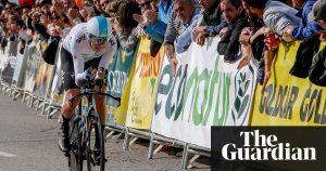 Chris Froome struggles against the backdrop of failed drug test 28